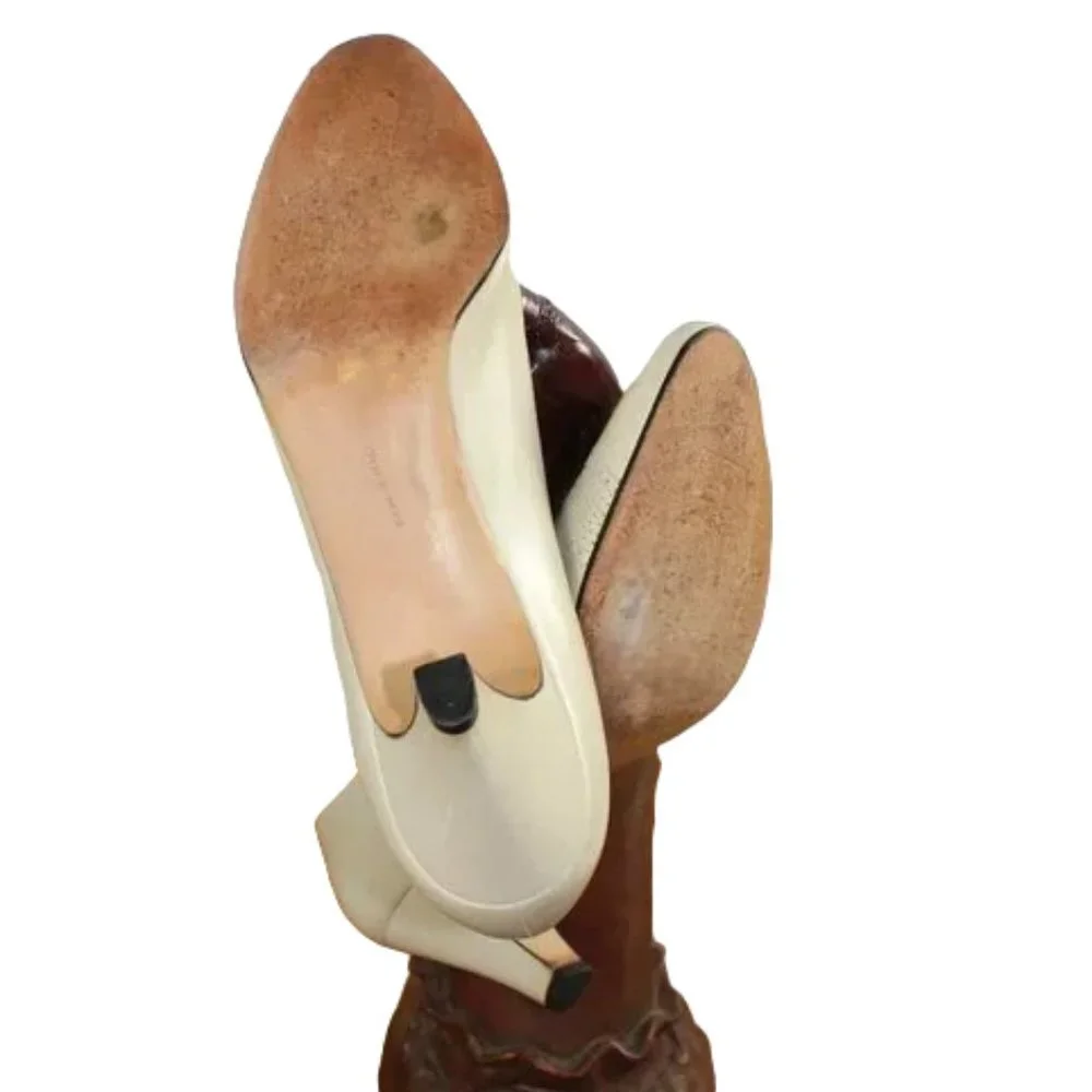 Salvatore Ferragamo Made in Italy Cream Classic Leather Pump, Size 10